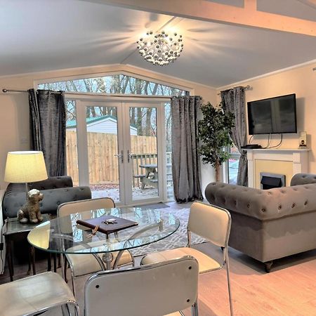 Welsh Villa-Hot Tub-Tenby-Carmarthen-Forestsetting ภายนอก รูปภาพ